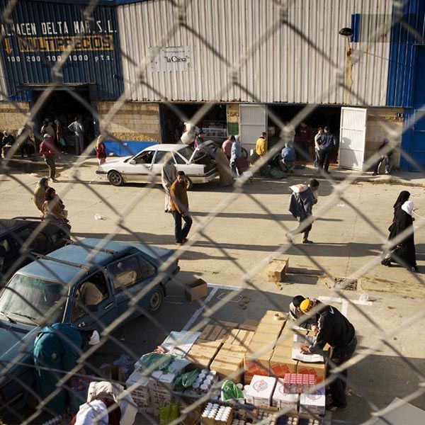 Cierran los comercios en la frontera con Marruecos tras la muerte de dos porteadoras