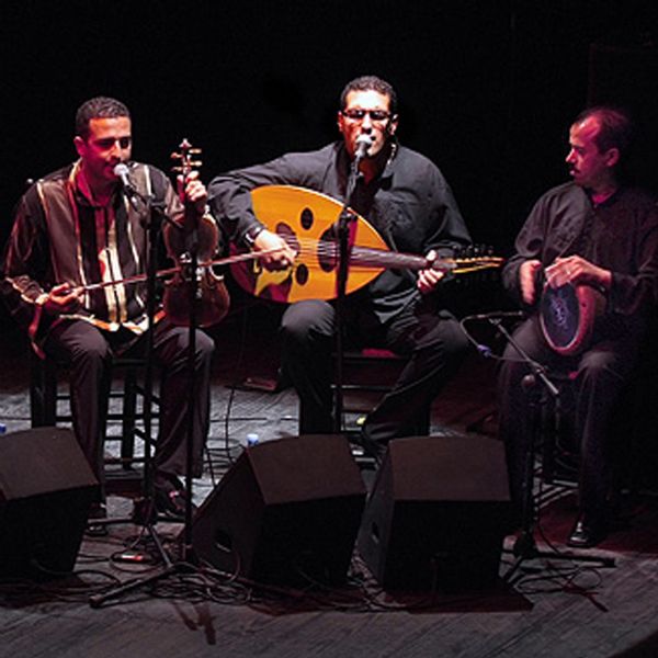 La Orquesta Chekara de Tetun y Enrique Morente, en el Festival Dos Orillas