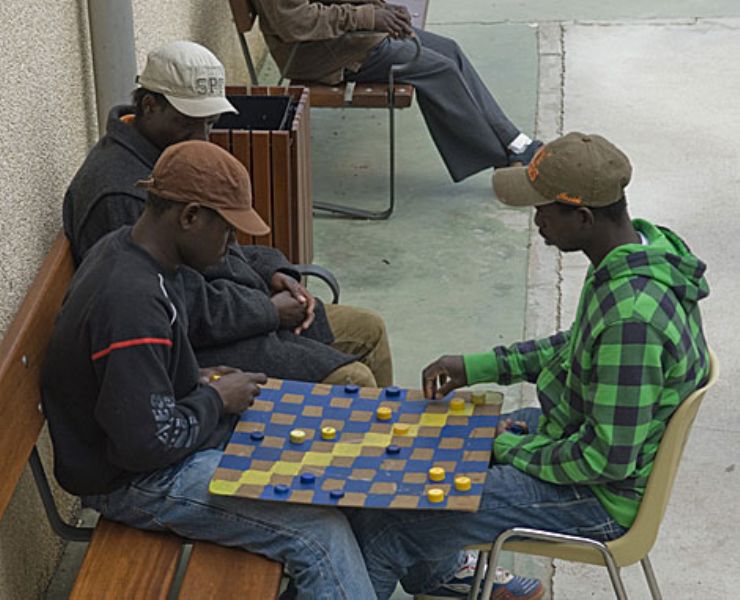 El centro de acogida de inmigrantes de Ceuta alcanza las 430 personas