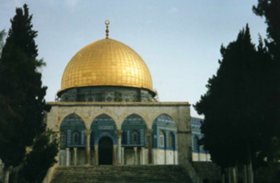 Mohamed VI condena las agresiones israelíes en la Explanada de las Mezquitas