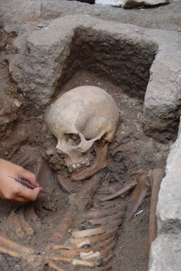 Hallan restos humanos en la obra del teatro Kursaal de Melilla