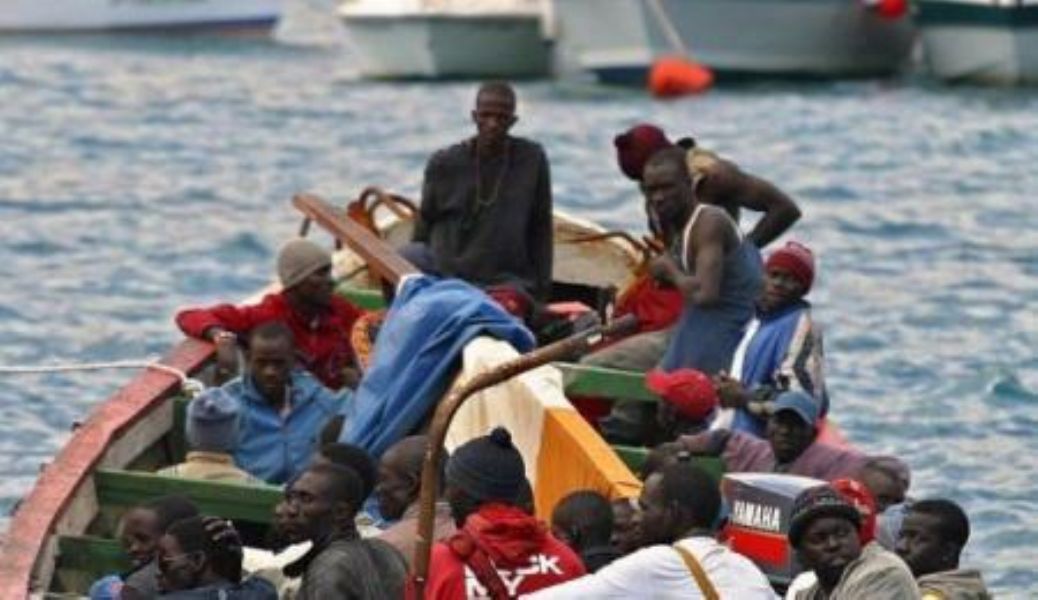 Interceptadas tres pateras  con 73 inmigrantes a bordo