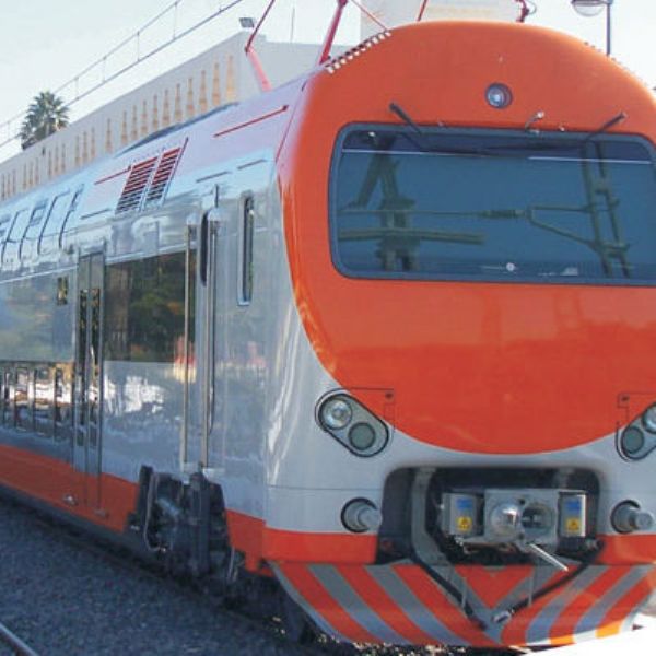 Mohamed VI preside la firma para la financiación del tren de alta velocidad Tánger-Casablanca
