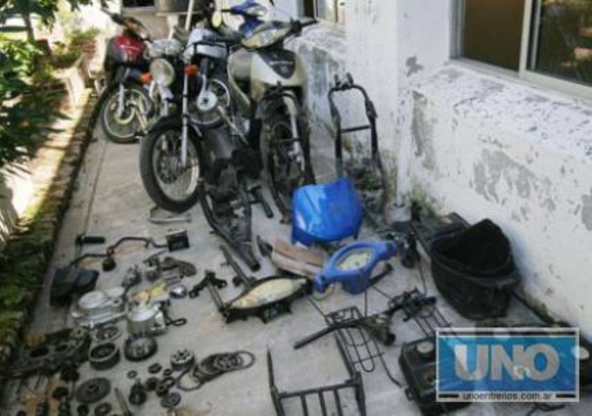 Detenidos por robar motos y transportarlas por piezas a Marruecos