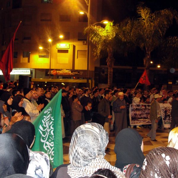 Miles de personas participan en una manifestacin a favor del pueblo palestino