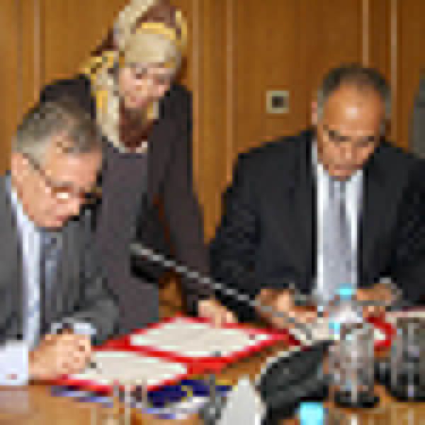 Firmado un programa de cooperación de 580,5 millones de euros entre Marruecos y UE para 2011-2013