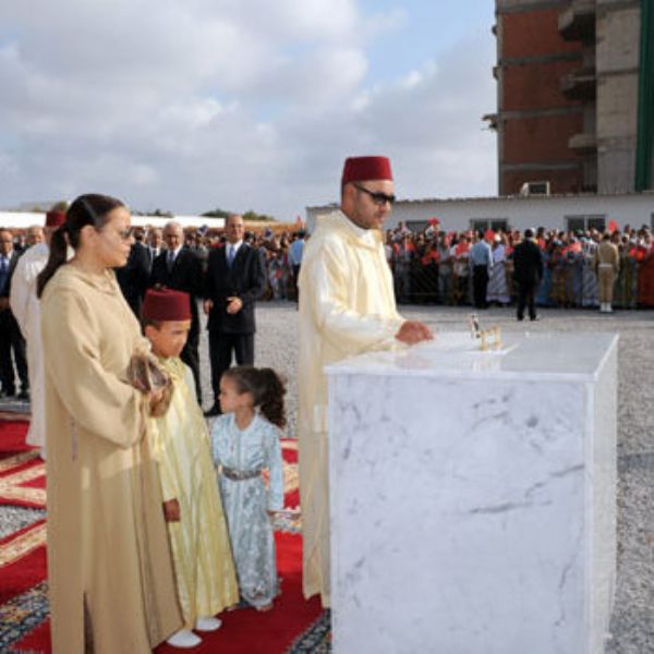 El Rey coloca la primera  piedra del centro Princesa Lalla Asma para nios y jvenes sordos