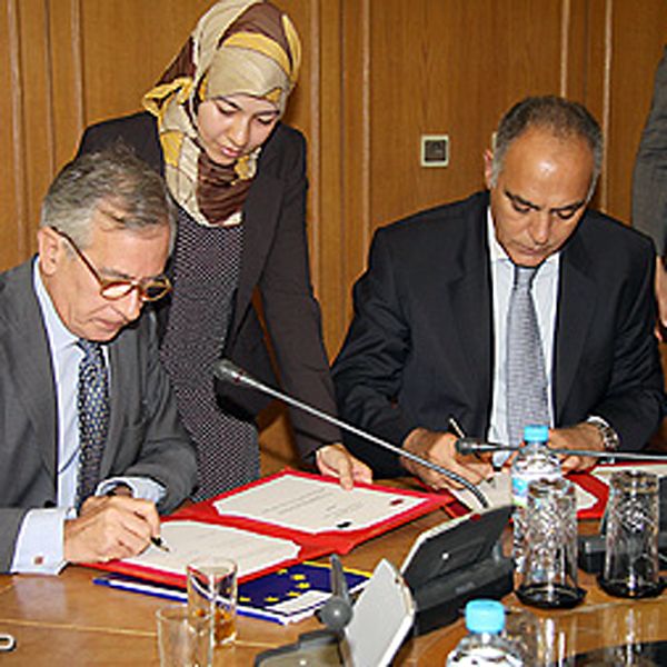 Marruecos y la UE firman un convenio de apoyo al programa nacional de saneamiento y descontaminacin industrial