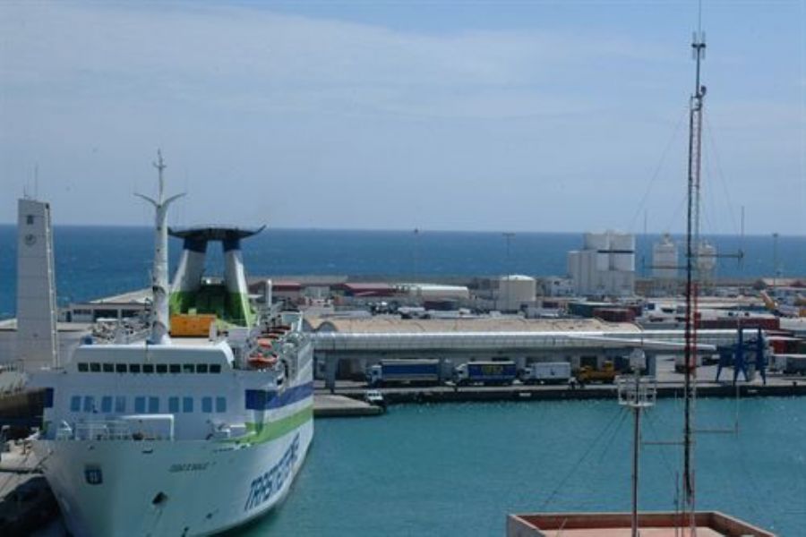 Suspendidas algunas conexiones martimas del Estrecho de Gibraltar