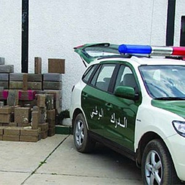 La gendarmería marroquí incauta en una lancha 1,3 toneladas de hachís