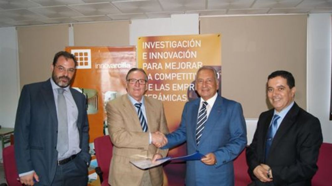Innovarcilla firma un convenio de cooperación con un centro de materiales de construcción marroquí