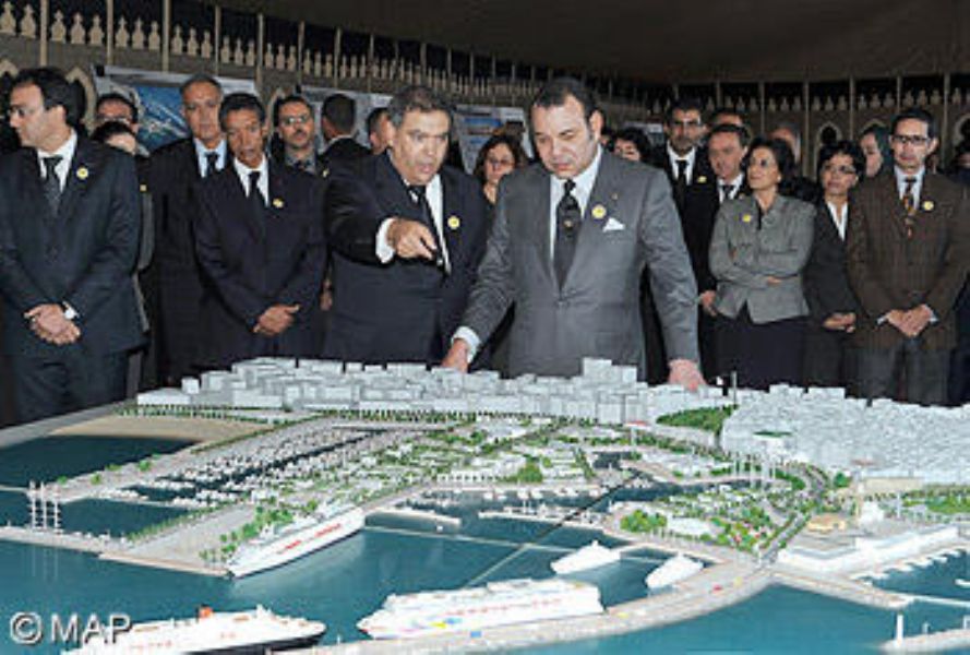 El Rey visita Tnger para informarse del proyecto de reconversin de la zona portuaria