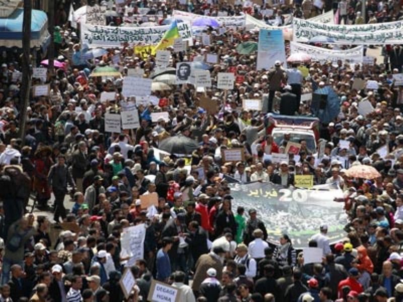 Unas 50.000 personas piden mejoras sociales en Casablanca