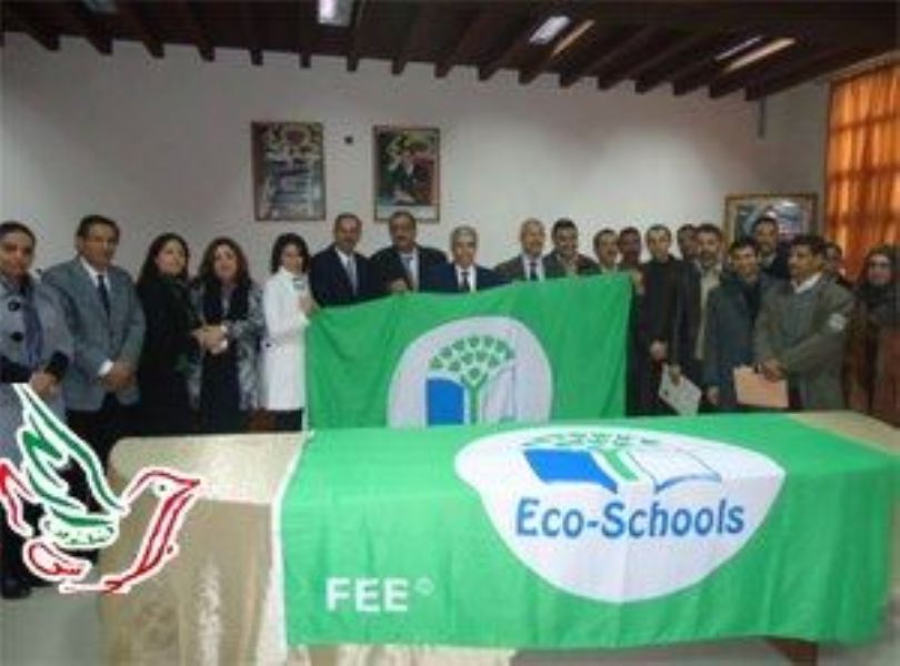 Bandera internacional verde para dos escuelas de primaria en la regin Tnger- Tetun