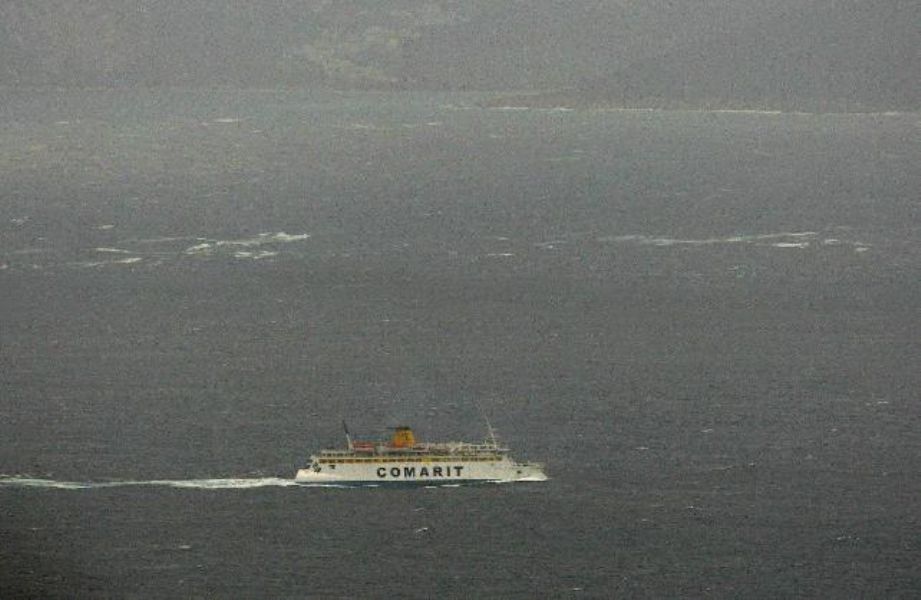 El viento provoca el cierre del puerto de Tarifa mientras Algeciras solo se conecta con Ceuta
