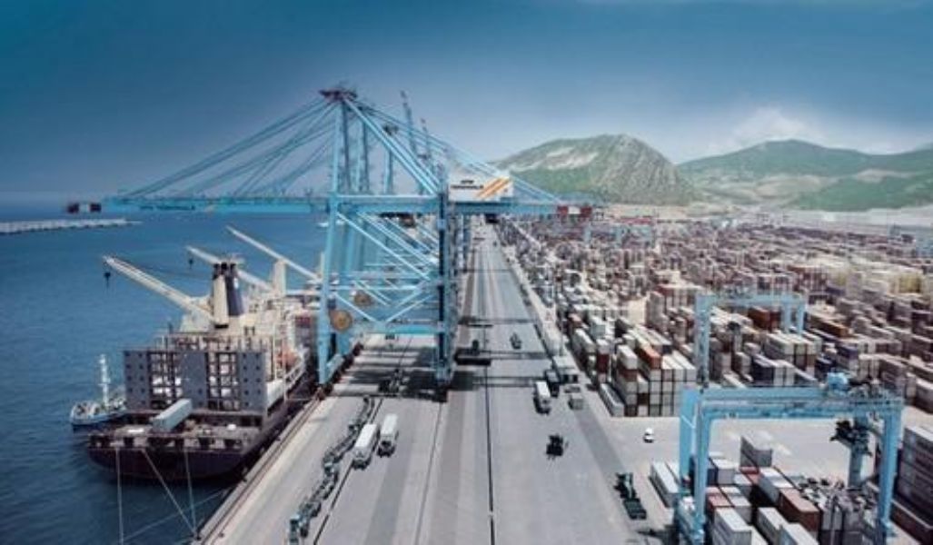 Cerrado el puerto de Tarifa debido el temporal de levante