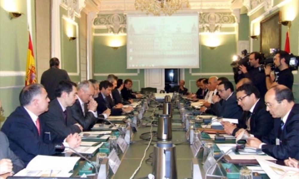 Reunión de la comisión mixta hispano-marroquí para preparar el Paso del Estrecho