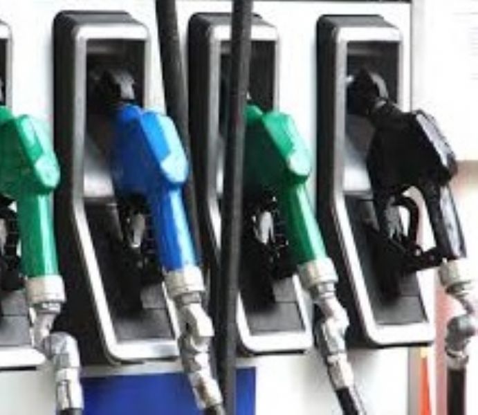 El precio de carburantes, sin subidas durante el prximo mes