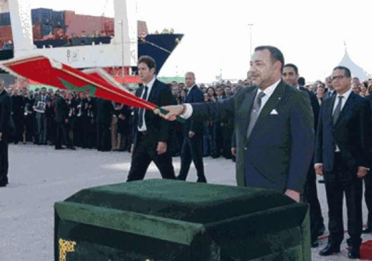 El rey Mohamed VI inaugura el Centro de negocios en el Puerto Tánger Med