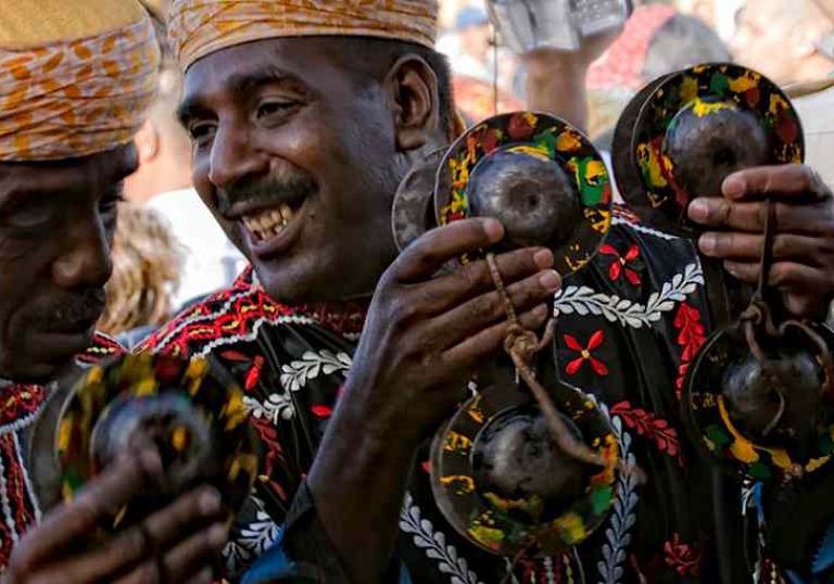 Gnawa: de folclore nacional a patrimonio cultural inmaterial universal