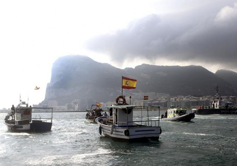 Pescadores de ambas orillas se citan en Tnger