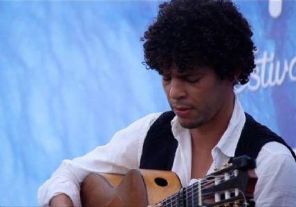 “Intento crear un lenguaje nuevo entre el flamenco y la música popular marroquí”