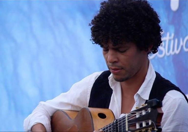“Intento crear un lenguaje nuevo entre el flamenco y la música popular marroquí”